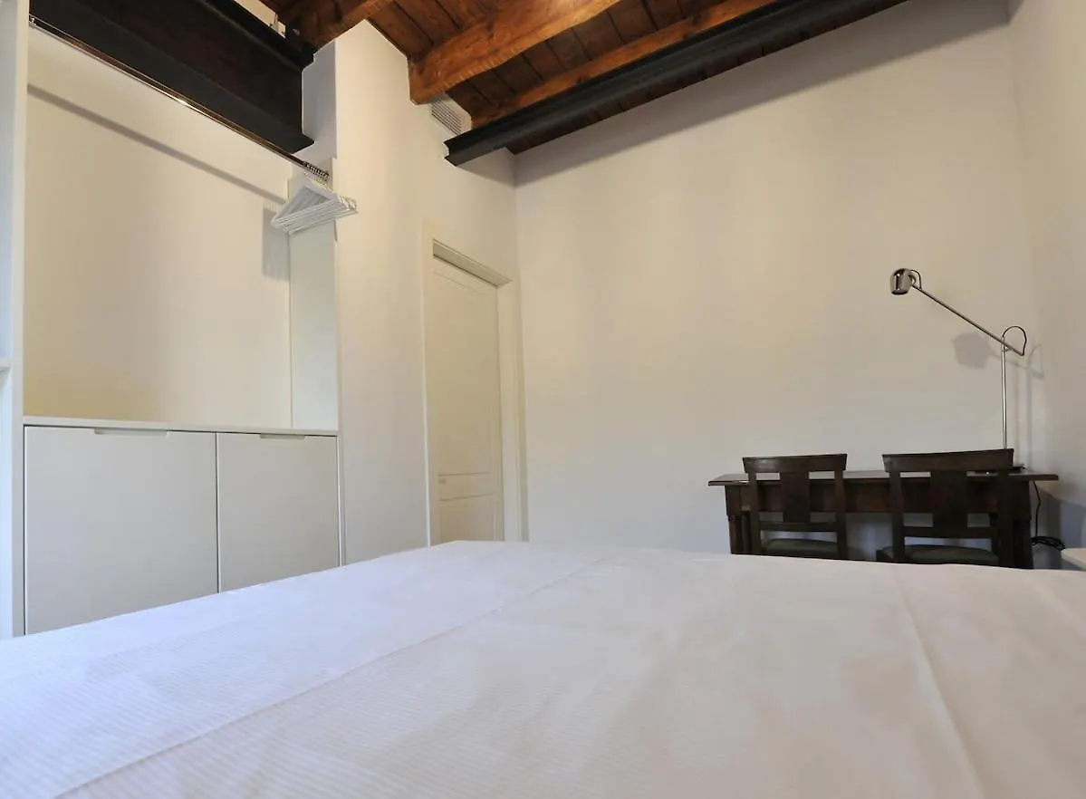 Bright Elegance - Motta Apartments コモ