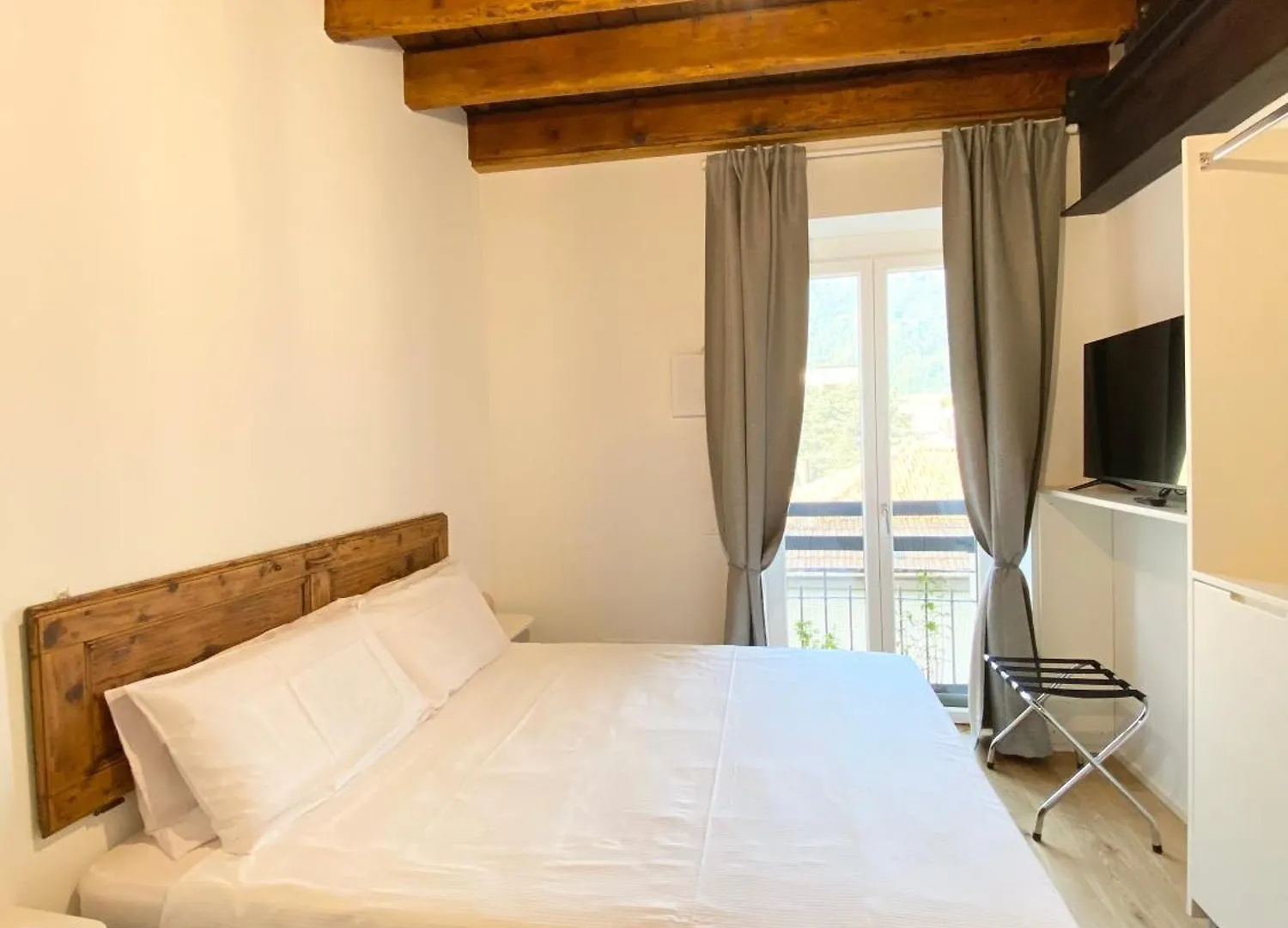 Bright Elegance - Motta Apartments コモ