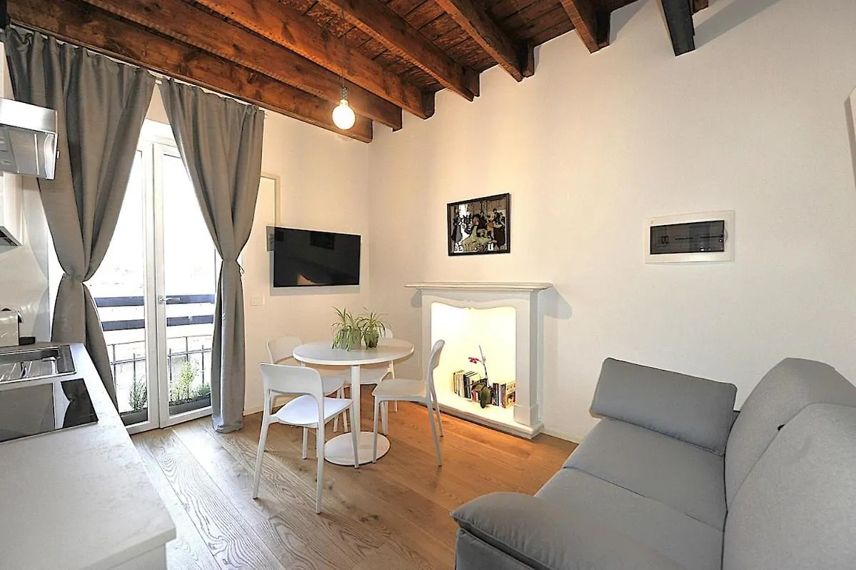Bright Elegance - Motta Apartments Como