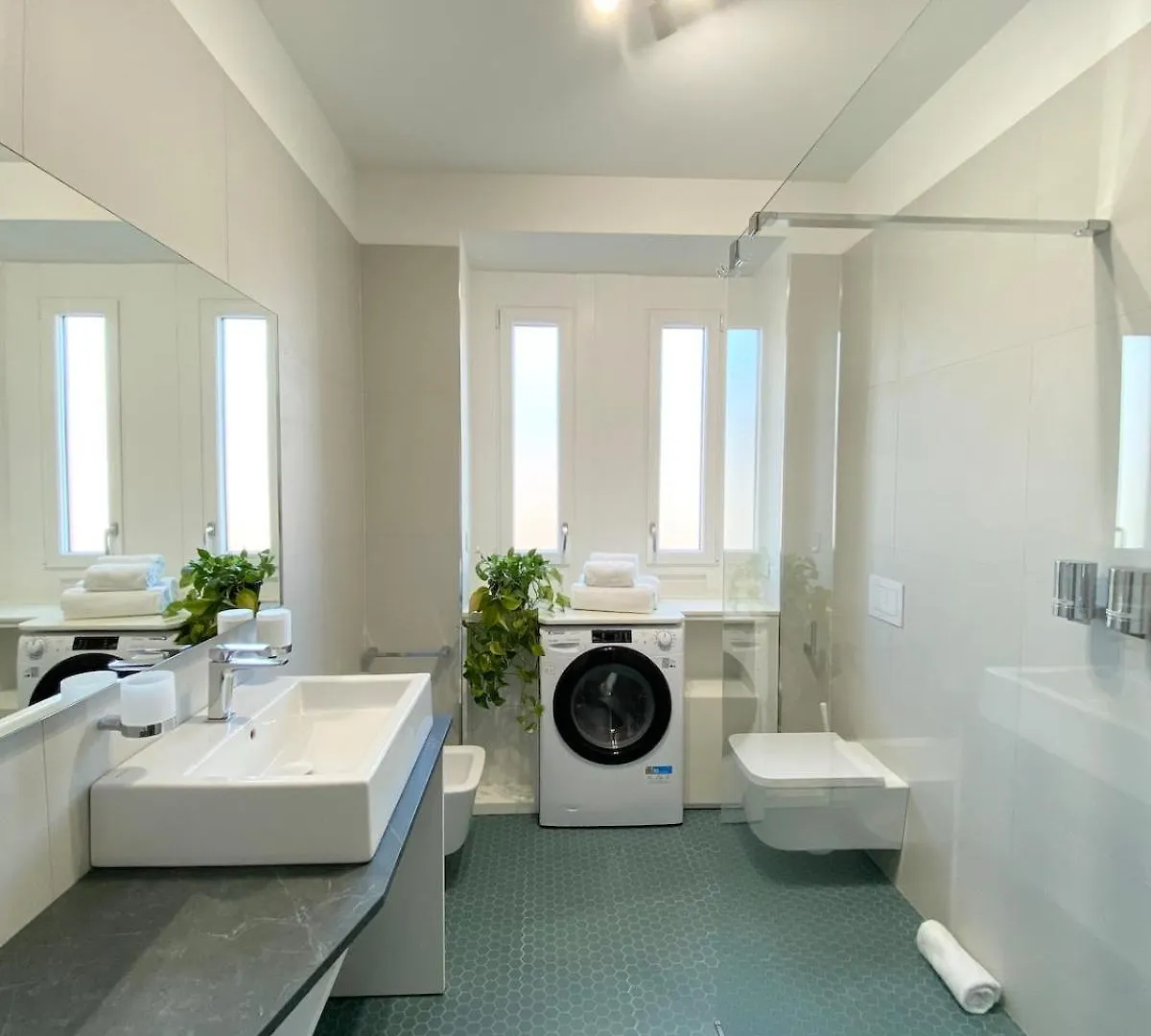 Bright Elegance - Motta Apartments Como